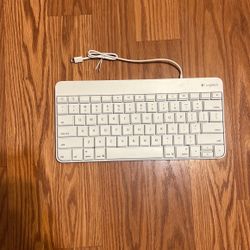 Logitech Wired Keyboard - For iPad Lightning Connector