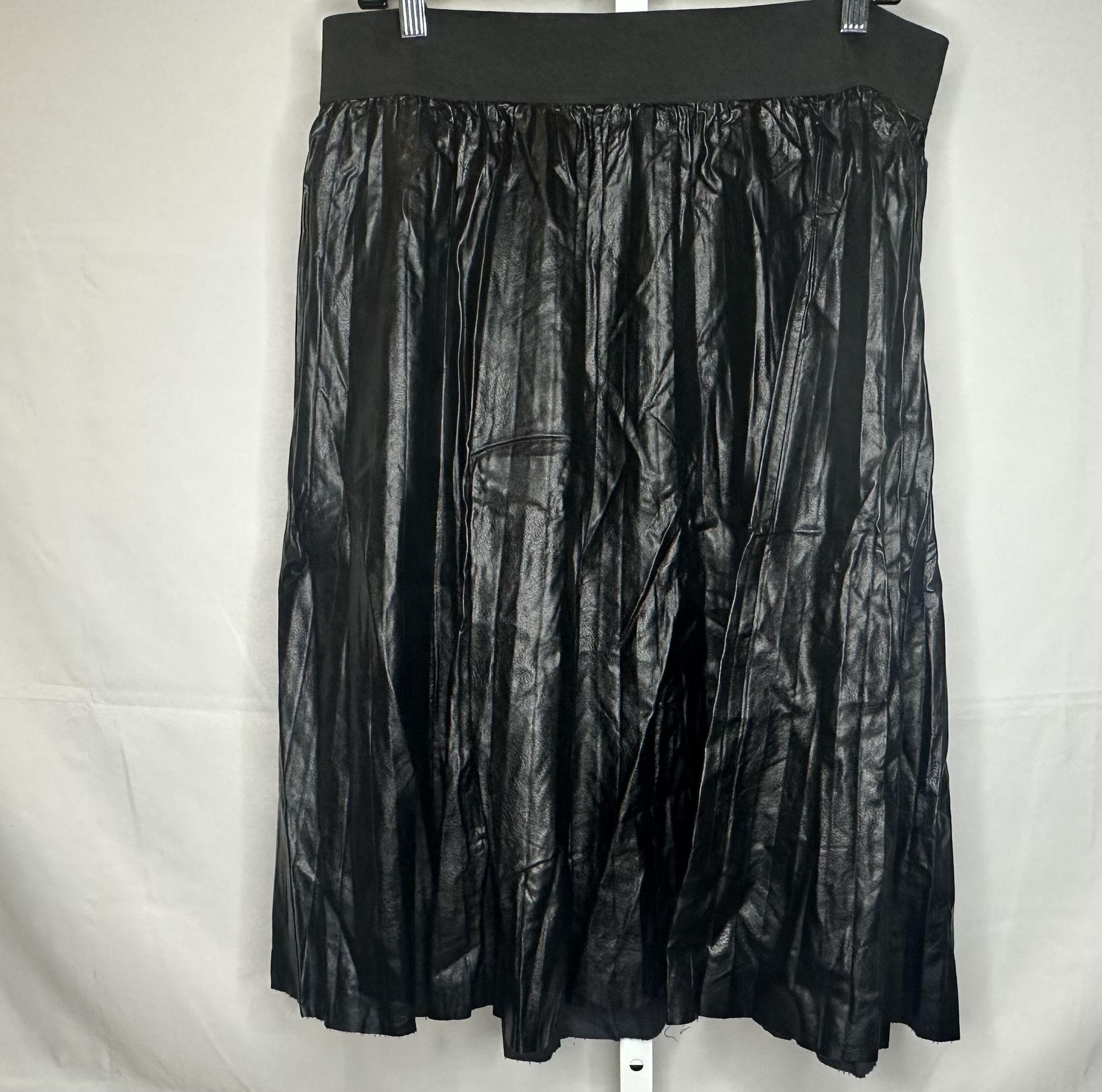 Women’s Pleated Skirt