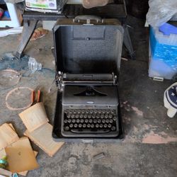 vintage Royal typewriter,