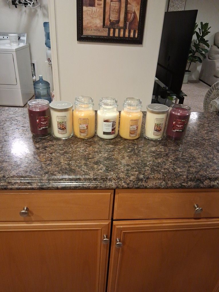 Everything MUST Go YANKEE CANDLES BUNDLE