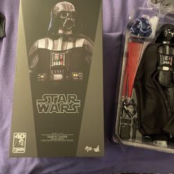 Hot Toys Darth Vader MMS 700 (deluxe Version)