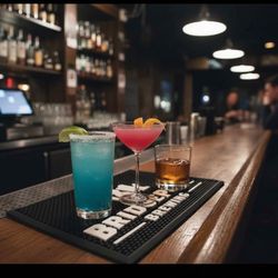 Since BridgePort closed its doors in 2019, these handles have become increasingly rare and are now true collector's items.
​
​Unique Design: Features 