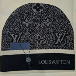 Louis Vuitton Black/White Monogram Beanie 