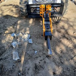 Bobcat concrete breaker D680