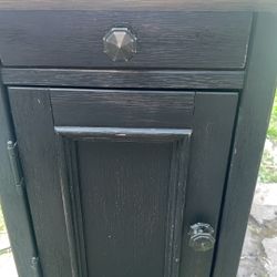 Tyler Creek Chairside End Table with USB Charging 