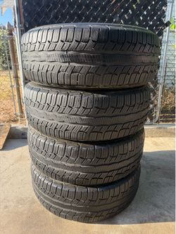 Set of 4 275/65/18 Bfgoodrich