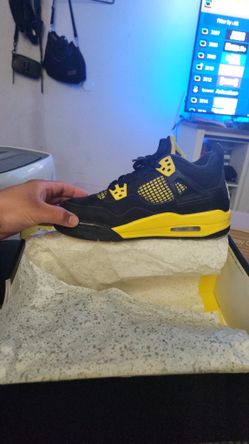 Air Jordan 4 “Thunder” 