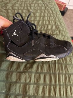 Boy Jordan’s size 1