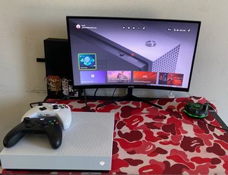 Xbox One S With 2 Controllers,Cables & Games