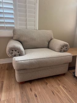 Living room chair/ armchair