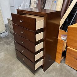 Nice Chest Of Drawers $160