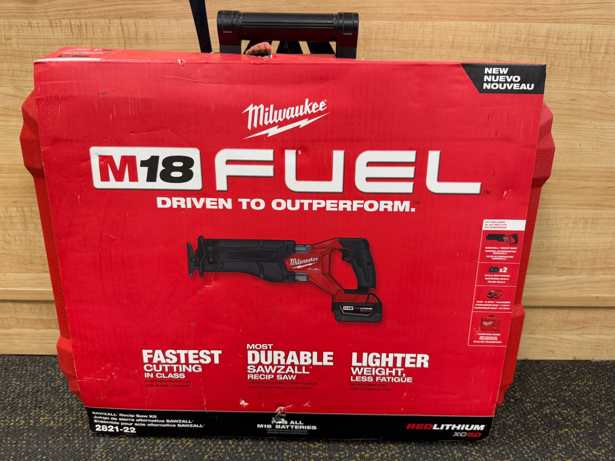 MILWAUKEE 2821-22 M18 FUEL Reciprocating Sawzall Kit w/Two 5.0 Ah Batteries Charger & Hard Case