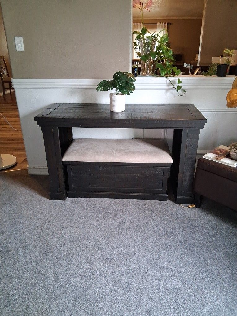 Ashley Design Sofa Table
