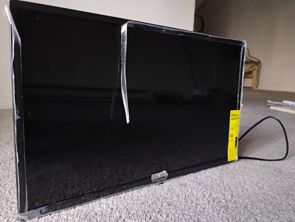 Insignia 24" Class N10 Series LED HD TV