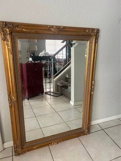 Gorgeous vintage gold mirror