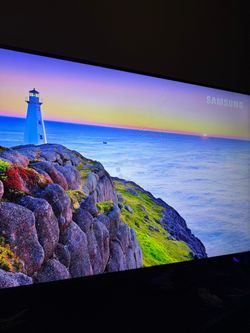 Samsung 43" Crystal UHD 4K Smart TV (Model UN43TU7000F) - Like New / Pristine Condition