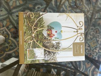 Pier One Ornament Holder
