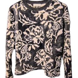 🖤 Rachel Zoe Black & White Fuzzy Floral Sweater 🤍