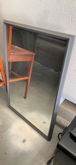 Large mirror 2ft x 3 ft