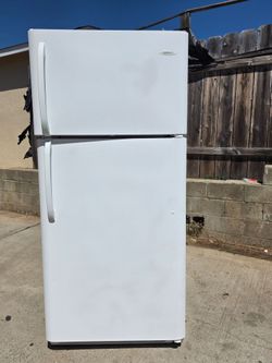 Apartment Size Refrigerator (CROSLEY)