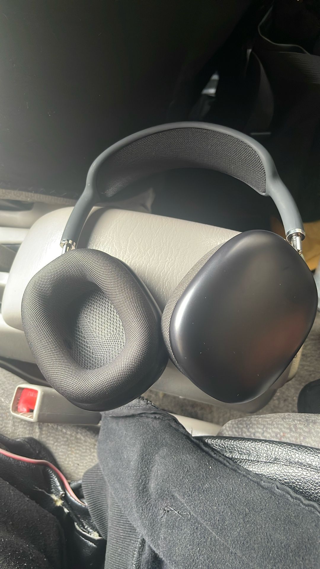 AirPods max w case and warranty