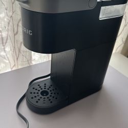 Keurig Mini + 70 Pods + 3 Rinse Pods 