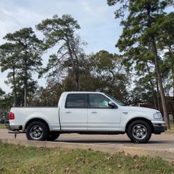 2002 Ford F150 Supercrew Lariat 