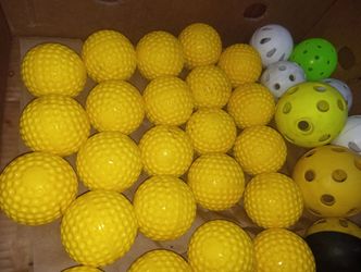 New 23 dimple balls for a pitching machine for ⚾ only $100 got to hurry