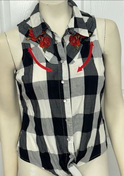 Sleeveless Plaid Button-Up Top with Rose Embroidery