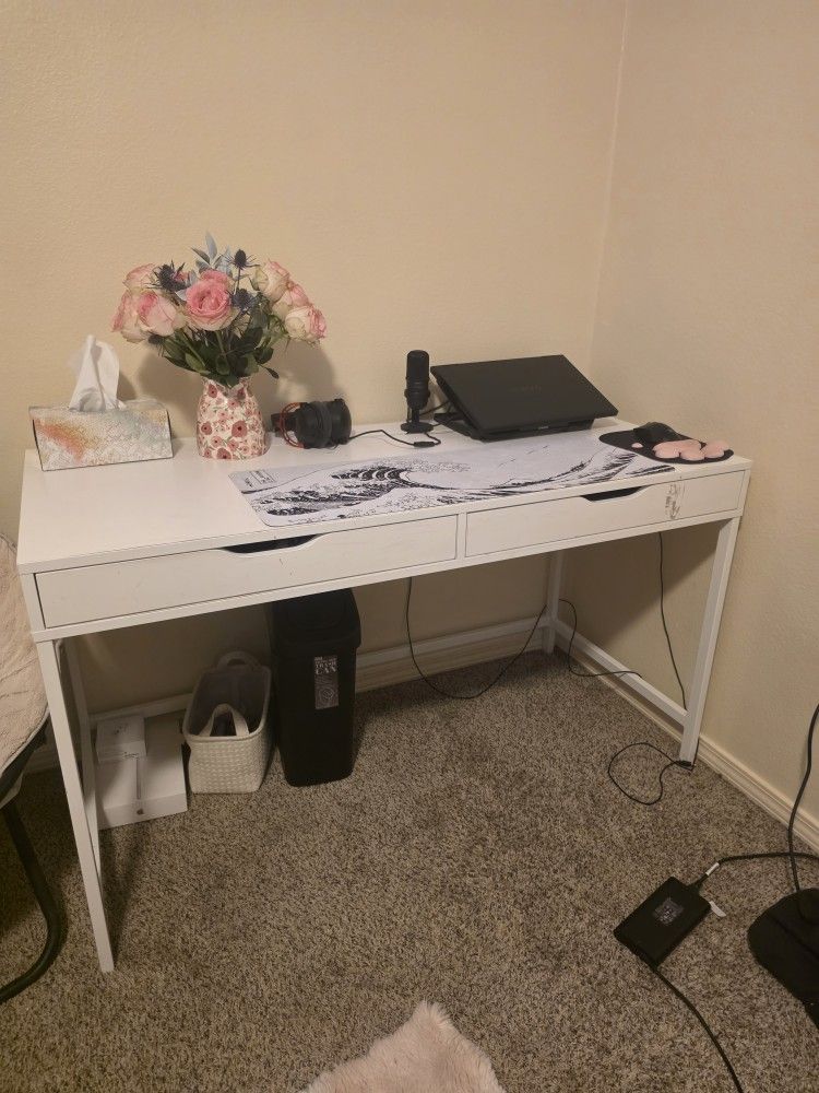 IKEA ALEX Desk – White – 52”