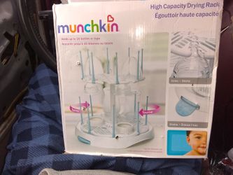 Munchkin holds 16 bottles or cups, high capacity drying rack