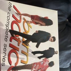 Burn Notice Complete 7 Piece Set