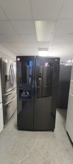 Kenmore Side‑by‑Side Fridge – Black, Ice & Water
