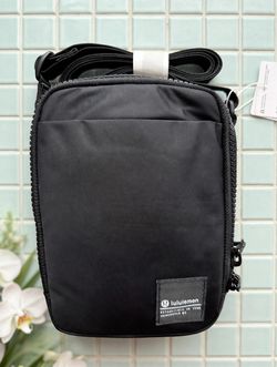 Lululemon Easy Access Crossbody Bag 1.5L Black Phone Passport Travel NWT LU9BA2S