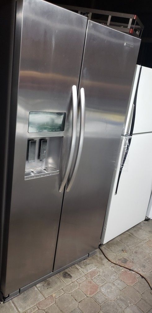 REFRIGERATOR