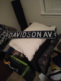 Real Street Sign - Davidson Av.
