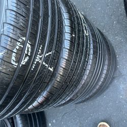 Tengo un Set de llantas en muy buenas condiciones, marca Pirelli cinturato p7 runflat 205 45 R17 instalación y balanceo por el mismo precio 