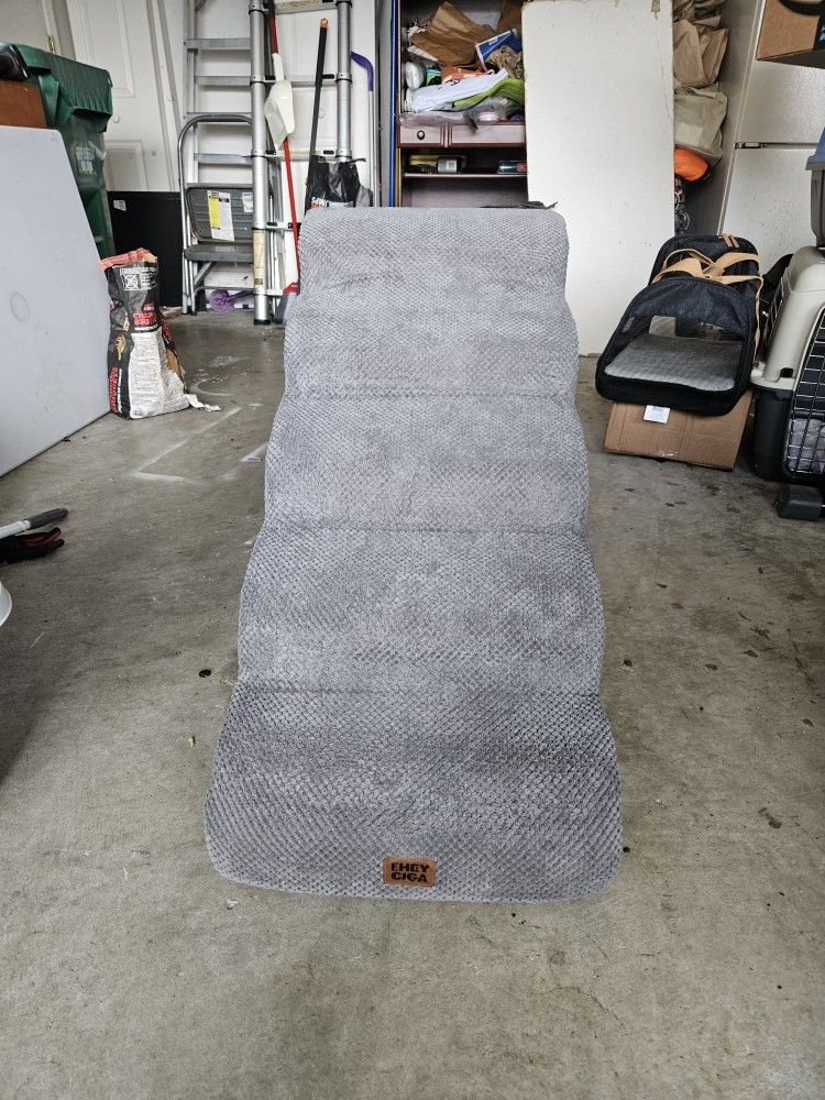 Foam Pet Steps - Brand NEW