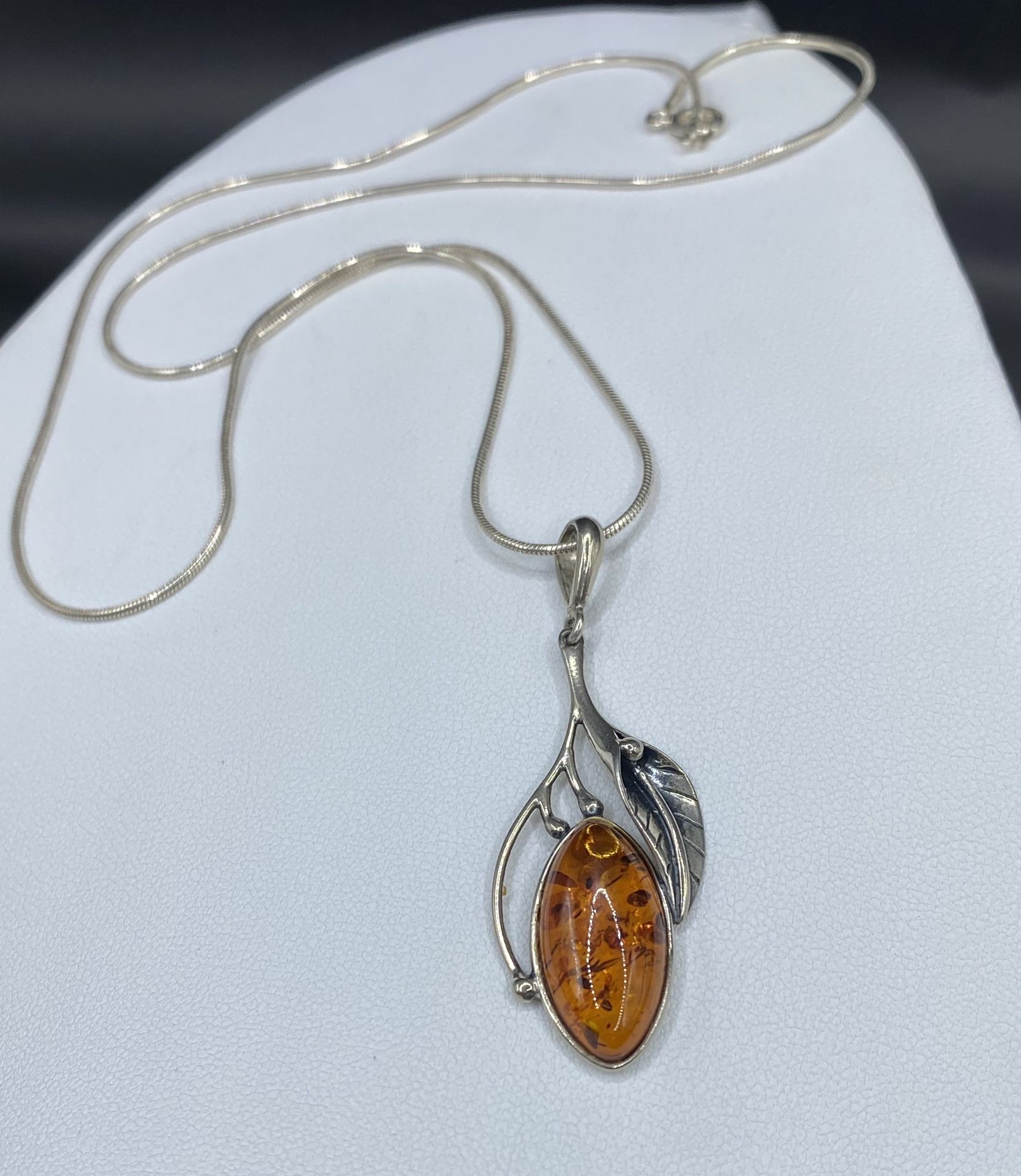 Vintage Amber Floral Necklace