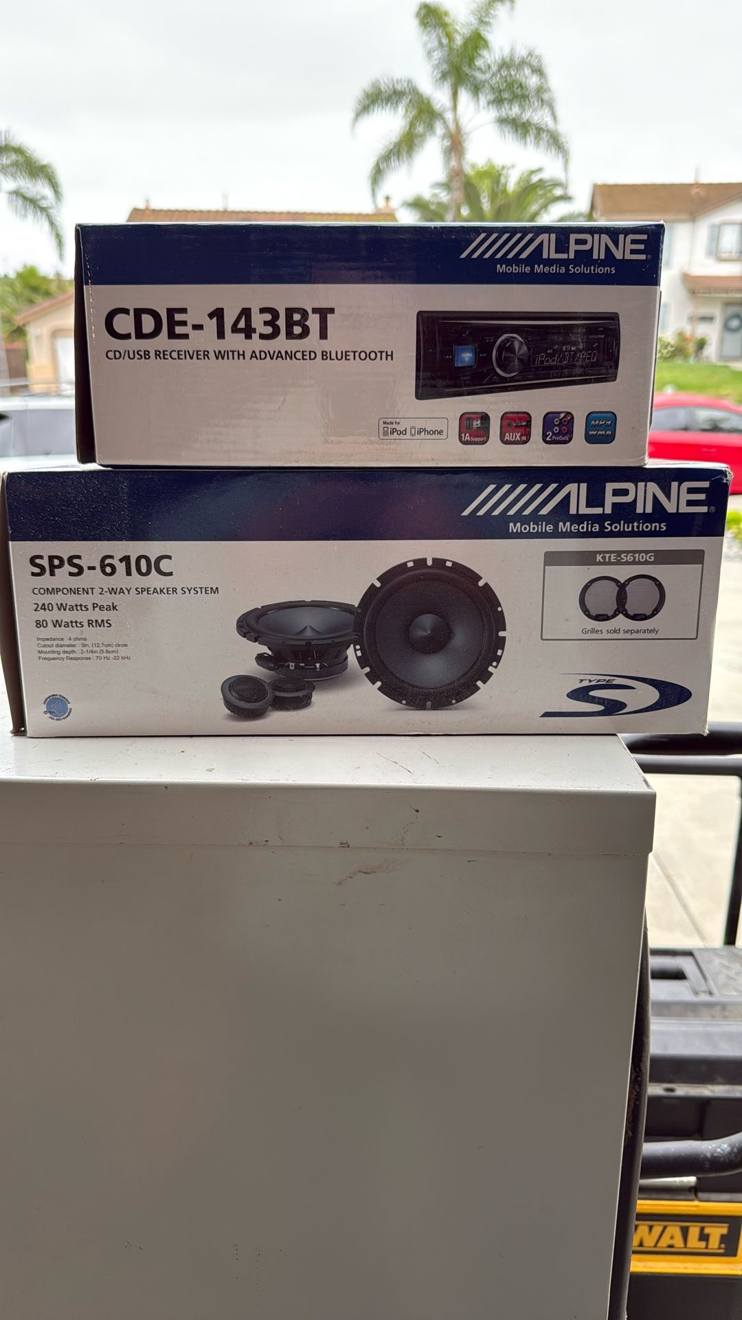 Alpine CD/USB and 6.5” 2-way Speakers Type S