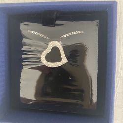 Swarovski Heart Necklace Perfect For Valentine