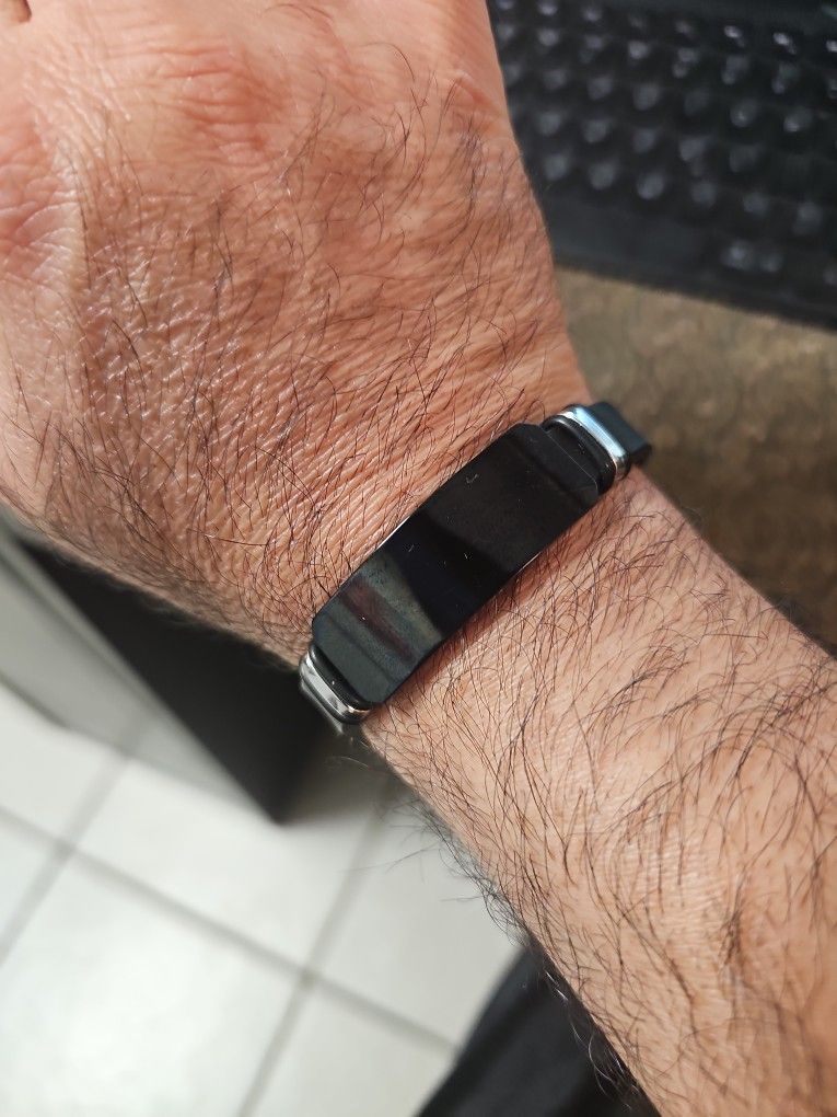 MEN'S STAINLESS STEEL BLACK BRACELET WITH ADJUSTABLE RUBBER BAND