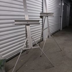 Easels 
