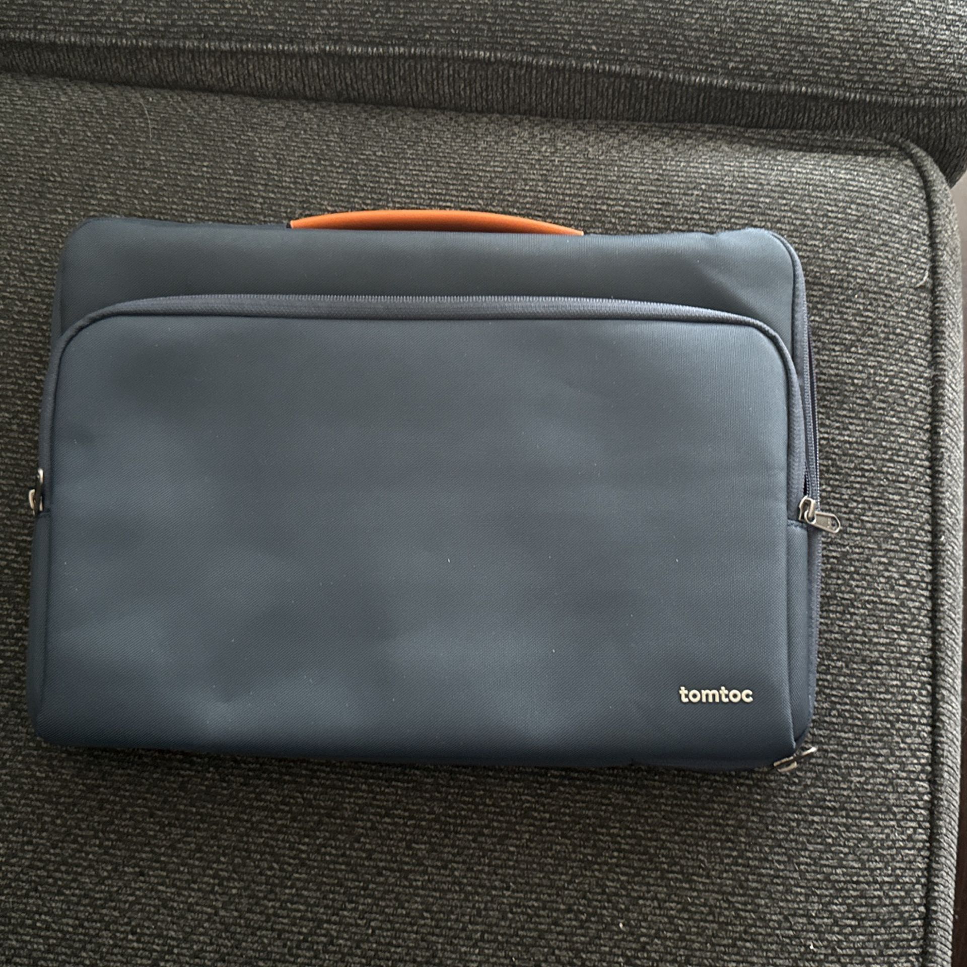 Laptop Sleeve: Tomtoc