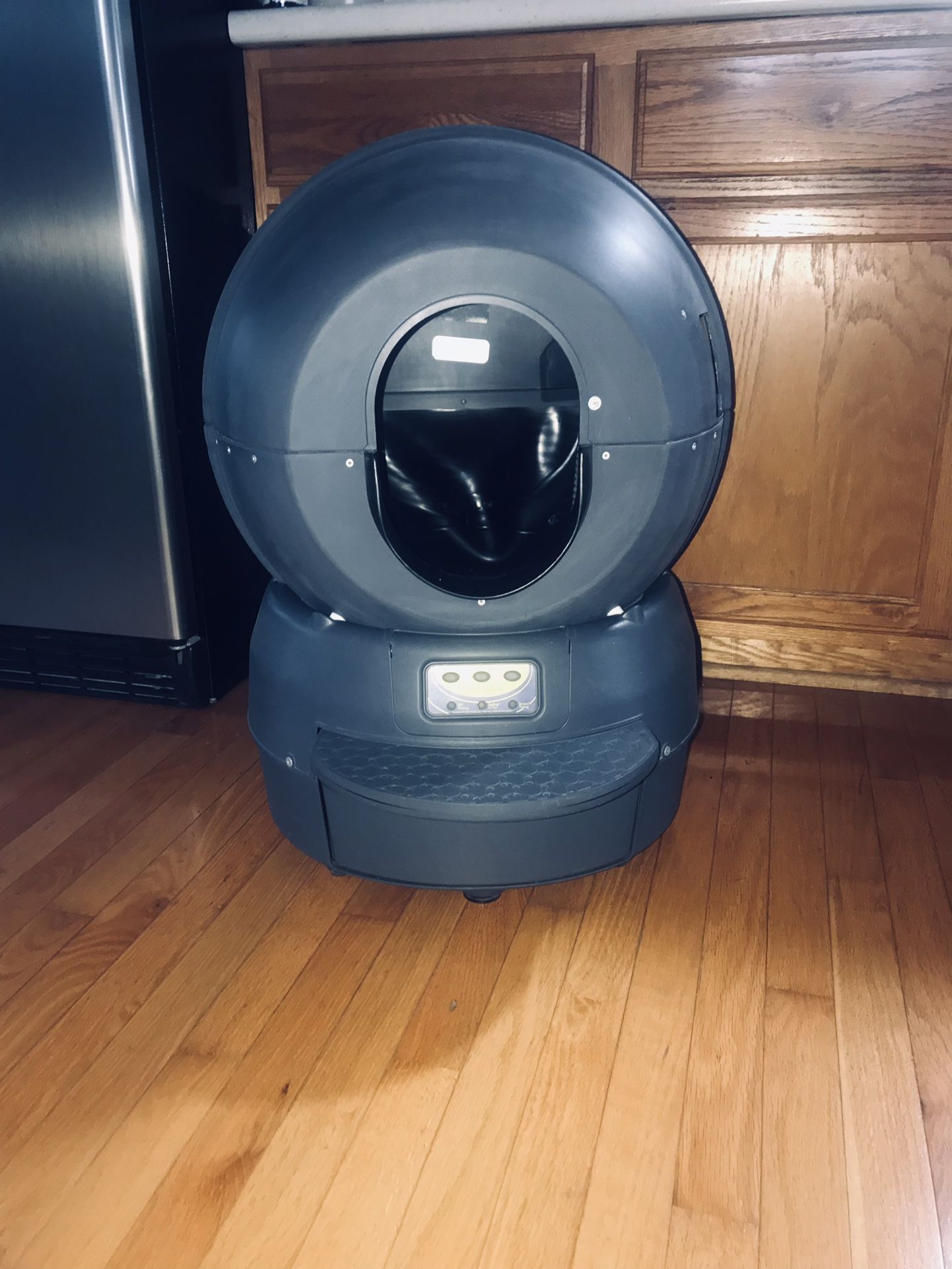 Litter Robot 2 New Motor, New Circuit Board, New Guide Rollers, New Seal