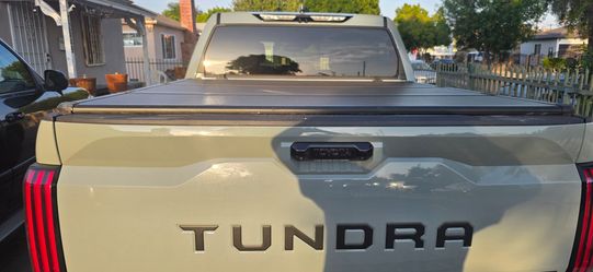 Toyota tundra bed cover