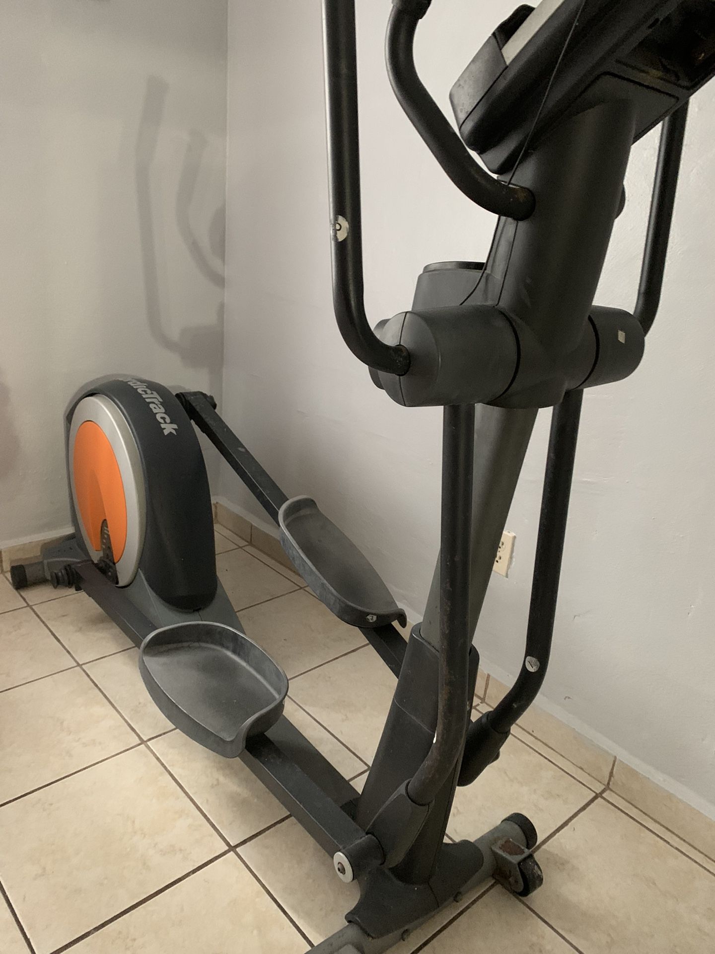 Elíptica (Favor Ver Mis Otros Artículos) Gracias