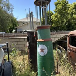 Antique / Vintage Gas Pumps