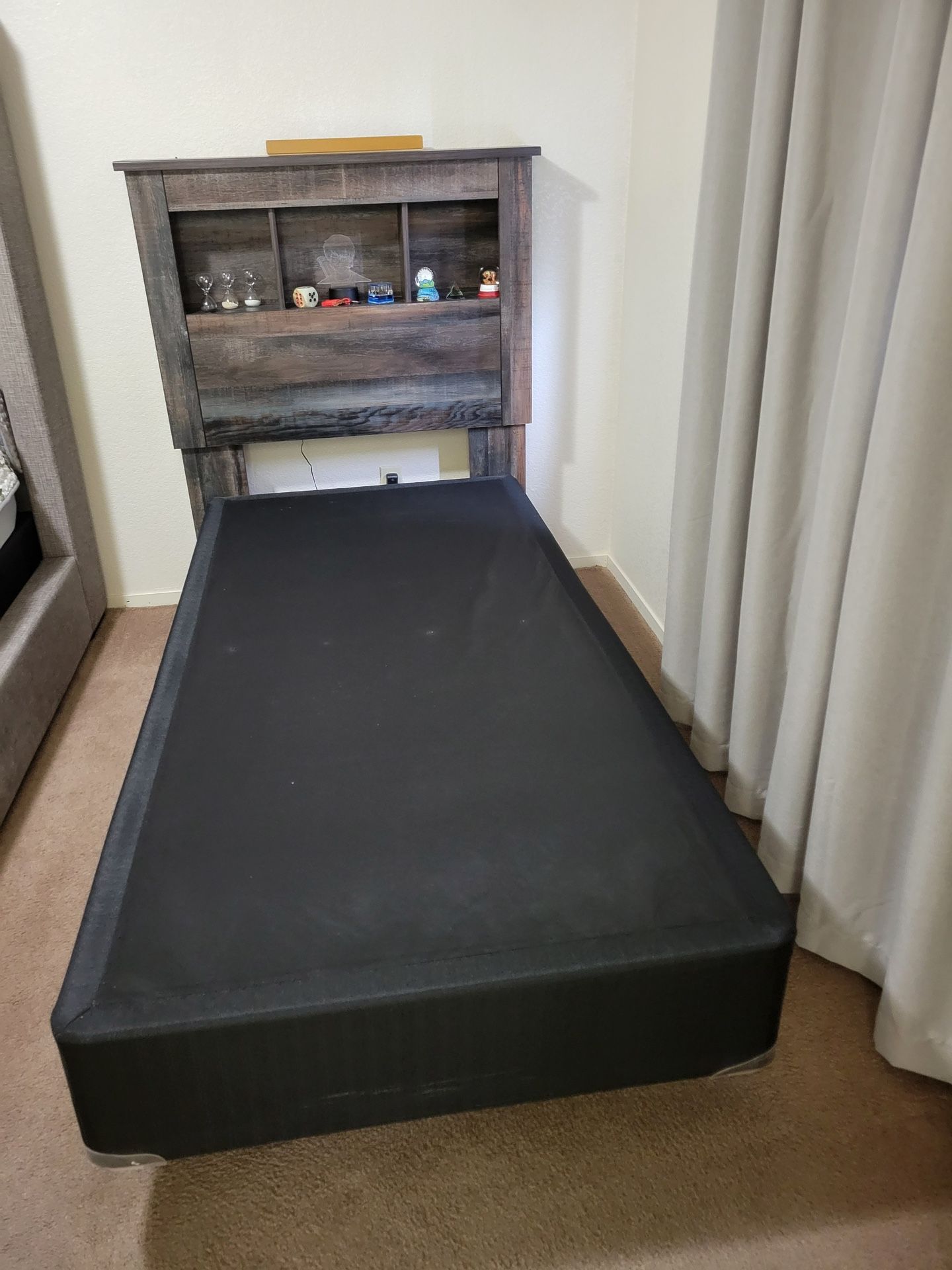 Bed Frame w/Box