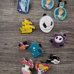 11 Disney Pins